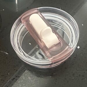 🤑SOLD🤑NEW Authentic Stanley Clear and Pink Tumbler Lid with flip top for straw